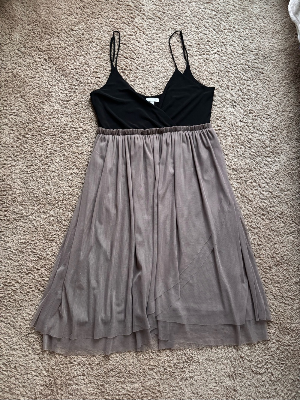 Leith Black V-Neck Sleeveless Dress